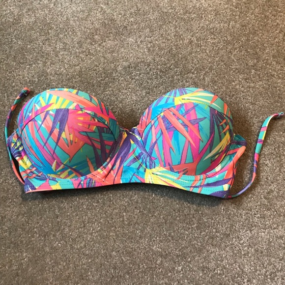 Forever 21 Other - Forever 21 Strapless Bikini Top Forever 21 Other - Forever 21 Strapless Bikini Top